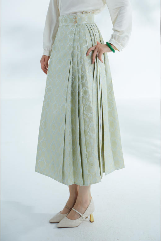 荷言GL 云舒 八达晕织金改良马面裙金绿色一片式围裹裙装 商品图5