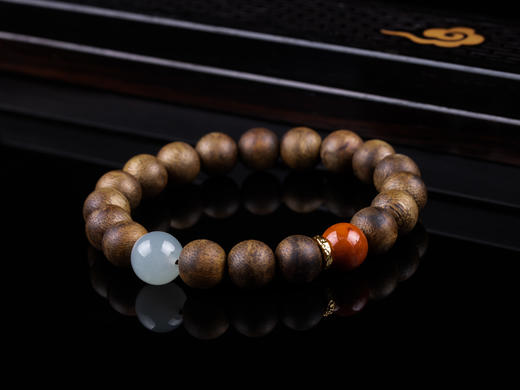 XY0295沉香+翡翠南红单圈手串 商品图5