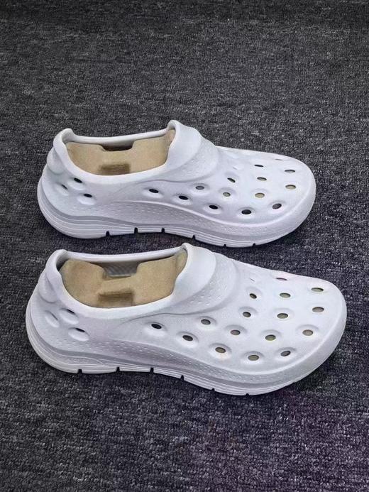 现货 斯凯奇洞洞鞋..最舒服的凉鞋了..就十几双 商品图3