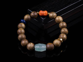 XY0180沉香+翡翠回纹珠南红并蒂莲手串