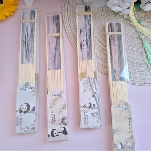 麦和 熊有成竹布面折扇夏日清凉便携手持扇子（图案随机） 商品图1
