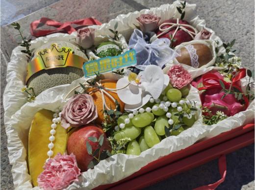 平安喜乐水果鲜花礼盒 商品图1