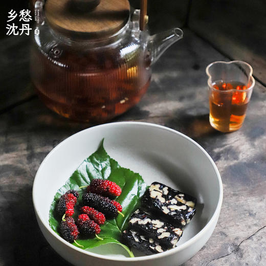 【桑葚血糯米核桃糕•当季】新鲜桑葚 自然晾晒 新疆核桃 1盒256g 商品图4