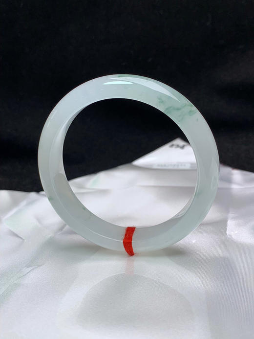 612905，52.5圈口，冰飘花正圈平安镯，白底飘蓝花，冰透有光感，清爽秀气 商品图5