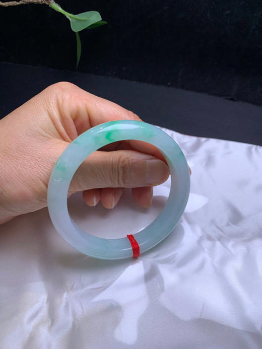 612896，56.5飘阳绿手镯，清新阳绿色，清新秀气，色甜甜的 商品图5