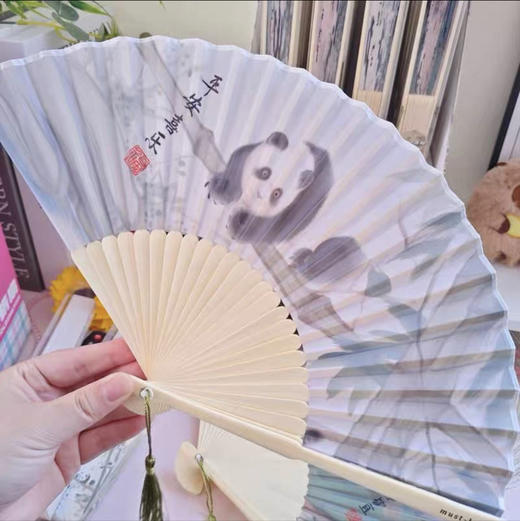 麦和 熊有成竹布面折扇夏日清凉便携手持扇子（图案随机） 商品图2