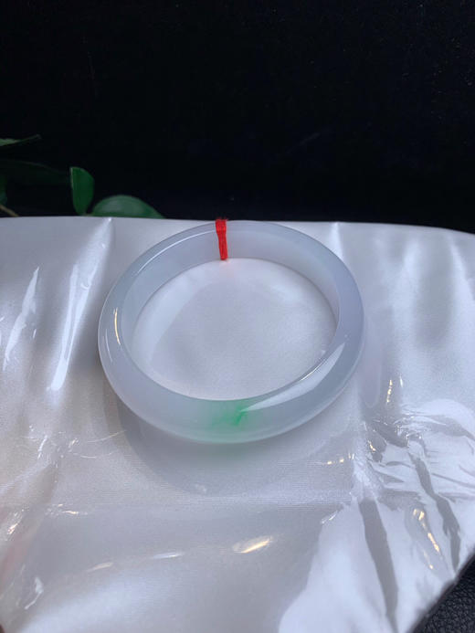 612899，57.5冰飘阳绿手镯，清新秀气的底妆 润润的，干净，特别清爽 商品图4