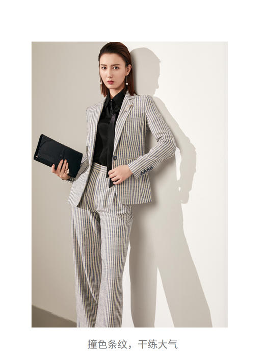 “女王的叛逆”雅痞条纹套裤 
麻料材质 意式休闲 随性不羁JG1A4236T1XCKZ颈袖添香 商品图4