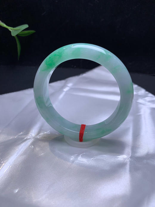 612897，55飘绿手镯，清新白底飘绿花，干净清新 商品图1