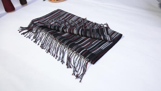 杞冠臻选 | YAKOO 超薄围巾高原风景羊湖款式 50%牦牛绒 50%羊毛 70*190cm 商品图4