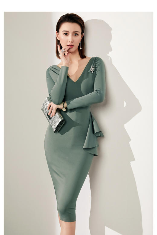 J20184208A 颈袖添香高端气质职场工作装包臀裙收腰显瘦正装连衣裙 立体显瘦 围裹V领 商品图3