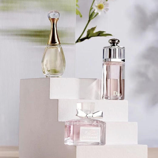 DIOR迪奥香水小样五件套真我淡香水5ml甜心小姐5ml粉红魅惑5ml真我浓香水5ml粉色花漾5ml香港直邮 商品图3