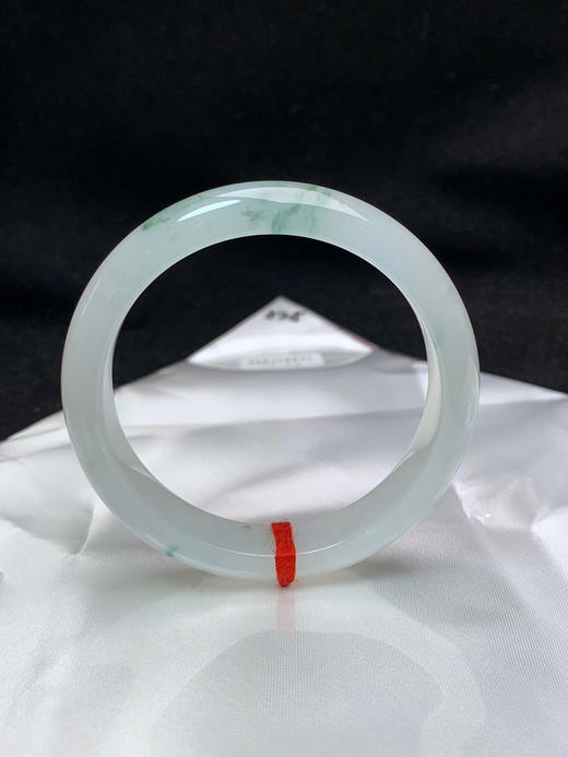 612905，52.5圈口，冰飘花正圈平安镯，白底飘蓝花，冰透有光感，清爽秀气 商品图4