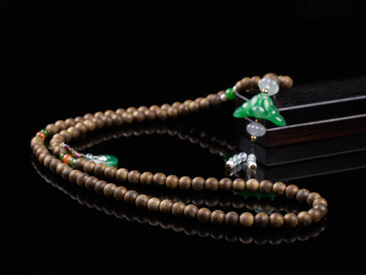 XY0298沉香+翡翠莲蓬挂件 商品图3