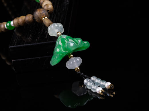 XY0298沉香+翡翠莲蓬挂件 商品图2