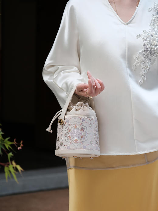 盛唐婧 |锦媛手提包-杏色[特价品] 商品图1