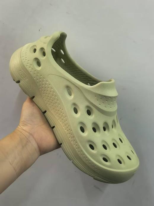 现货 斯凯奇洞洞鞋..最舒服的凉鞋了..就十几双 商品图4