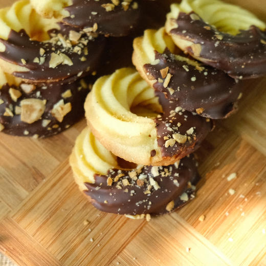 杏仁巧克力饼干 Chocolate Dipped Almond Cookie 商品图1