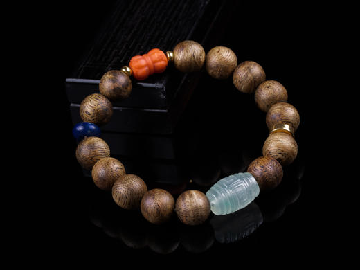 XY0180沉香+翡翠回纹珠南红并蒂莲手串 商品图1