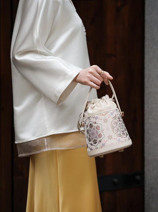 盛唐婧 |锦媛手提包-杏色[特价品] 商品图3