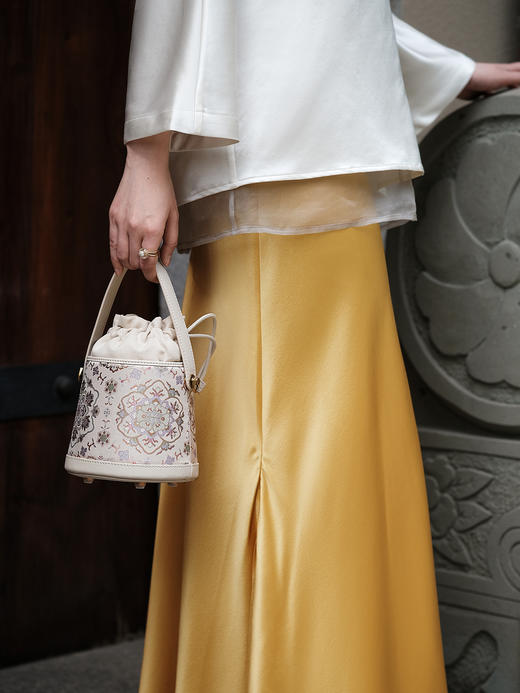 盛唐婧 |锦媛手提包-杏色[特价品] 商品图2