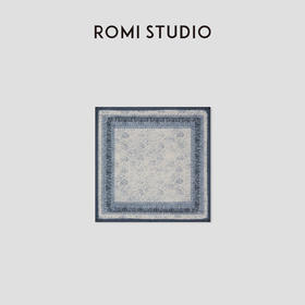 ROMI STUDIO民族度假风100%苎麻蓝染工艺印花方形丝巾 RWCLPJ2759【发货时效25天】