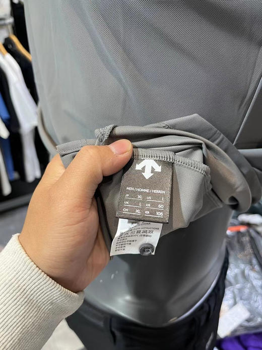 原单正品 DESCENTE迪桑特25夏季男士训练速干吸湿排汗短袖POLO衫
白色，黑色，灰色，绿色
尺码：M L XL XXL尺寸正常 商品图5