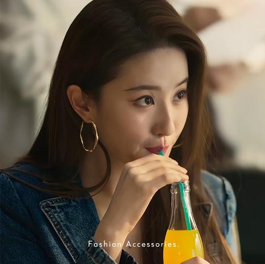 赵丽颖 刘亦菲同款合金18K镀金不易掉色波浪耳圈 商品图8