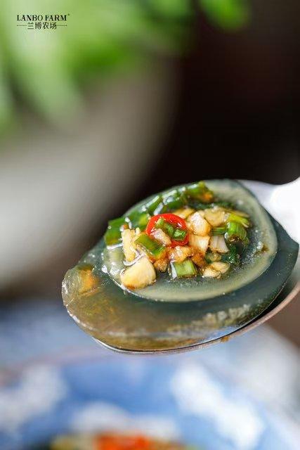 【9号晚24点截单】【限时6枚装秒杀 绿茶松花皮蛋 国潮双蛋礼盒】皮蛋是无铅工艺 入口香醇 Q弹爽滑 流沙红泥咸鸭蛋 选优质沙湖散养鸭蛋 商品图2