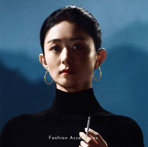 赵丽颖 刘亦菲同款合金18K镀金不易掉色波浪耳圈 商品图4