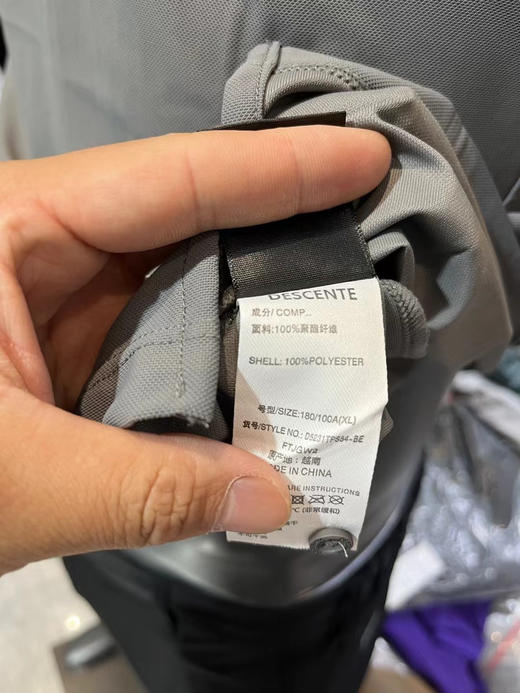 原单正品 DESCENTE迪桑特25夏季男士训练速干吸湿排汗短袖POLO衫
白色，黑色，灰色，绿色
尺码：M L XL XXL尺寸正常 商品图6