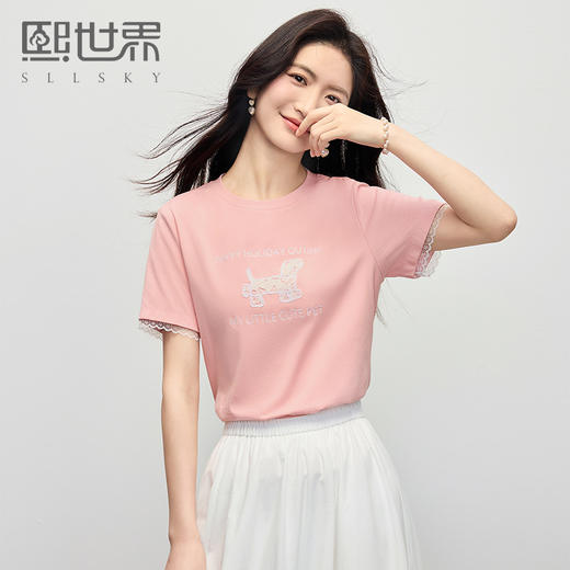 【专属特价】熙世界粉色小狗刺绣T恤女夏季2025新款蕾丝拼接短袖正肩体恤上衣 商品图0
