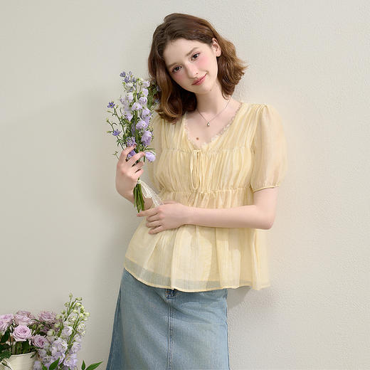 【限时秒杀】【天丝】温柔缩褶波纹肌理感衬衫女娃娃款V领衬衣V0051042 商品图0