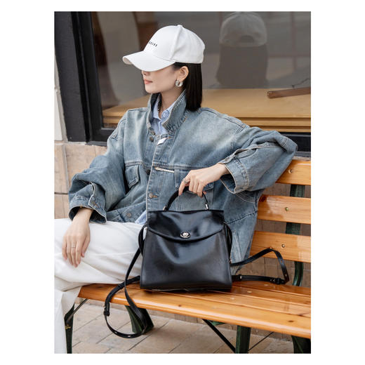 【预售3天】2025高级简约包手提包小众大容量通勤百搭双肩包背包女包F9872 商品图3