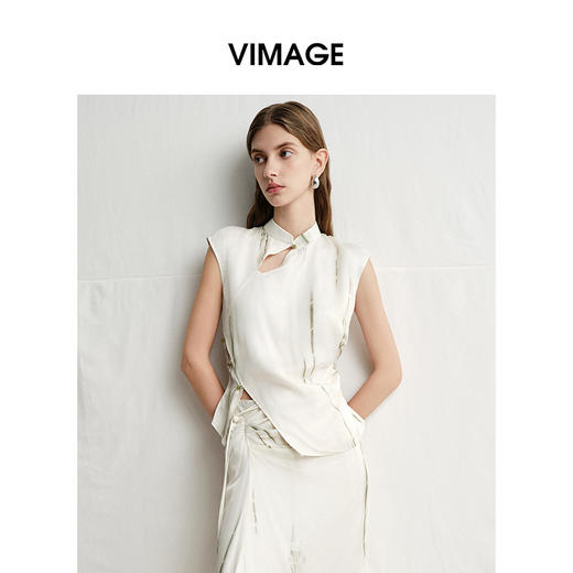 VIMAGE纬漫纪新中式温婉短袖浅绿竹韵印花衬衣女上衣2025夏季新款V2313937 商品图5