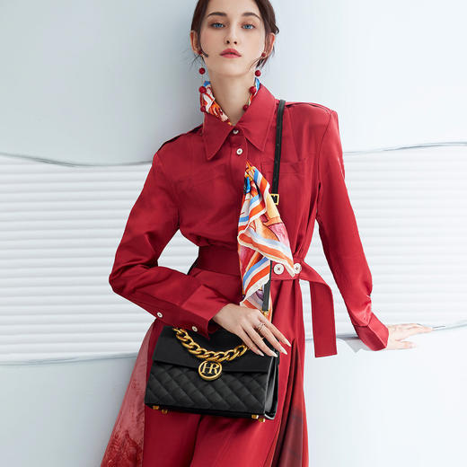 6941239122757 HRHR赫莲娜新款多袋牛皮混羊皮包包女斜挎包菱格链条气质单肩大包 商品图0