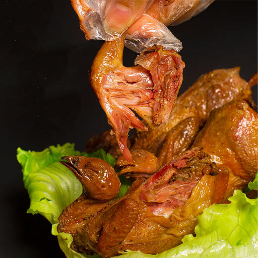 五香鹌鹑，24袋装，严选肥美健硕大鹌鹑，天然香辛料，古法焖烧工艺上色提香，特别添加黄芪和党参，配料表干净，肉质嫩滑细腻，醇香入口，美味有营养M 商品图2