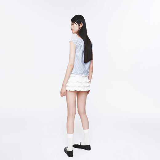 HERLIAN 2025夏季新品女士木耳边设计斜条纹小上衣 商品图2