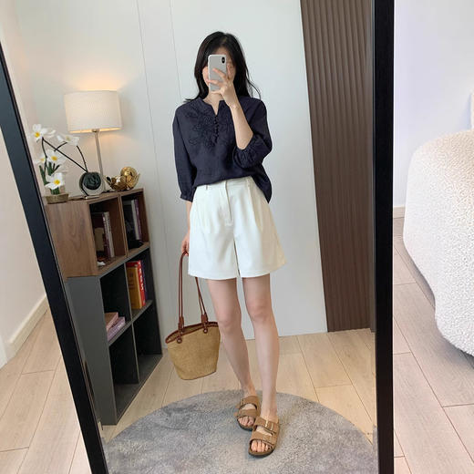 简约随性！亚麻V领精致刺绣花朵显瘦透气清爽慵懒舒适衬衫！ 商品图3