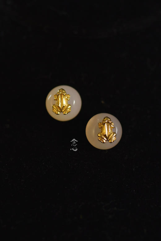 白玉髓银鎏金青蛙耳环 商品图0