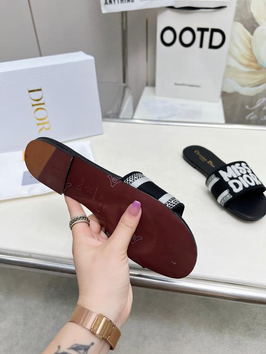 DNA克隆 CD•迪奥Dior女士老花刺绣皮底拖鞋 出街被疯狂要链接！​ 进口羊皮羊皮里 配色百搭时髦显白 白富美梦中情拖！ 商品图7