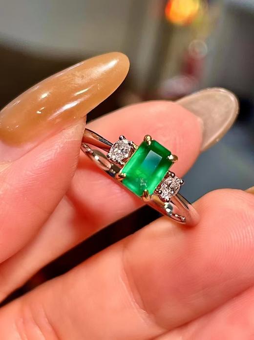 0.67ct刻面祖母绿戒指 商品图1