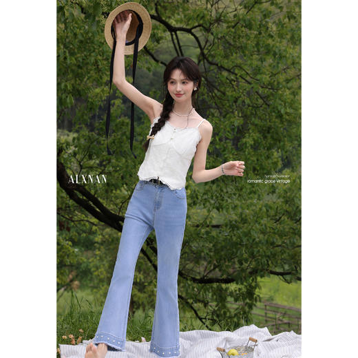 【65折秒杀】鹿向南「喜色川流」气质浅蓝直筒牛仔裤女显瘦2025夏新款微喇长裤L55668 商品图4