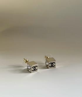 女款小方块耳環025