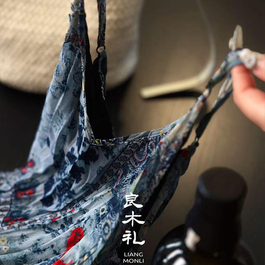 【预售7天】良木礼真丝吊带裙（0419986） 商品图1