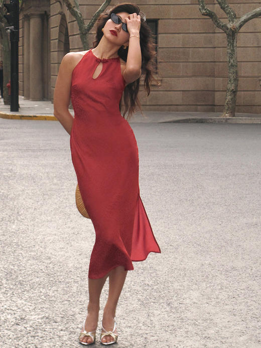 TR她热 赤焰 红色暗纹提花豹纹缎面镂空新中式改良旗袍连衣裙 商品图3