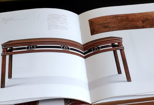 《木鉴：中国古代家具用材鉴赏》《木典：中国古代家具用材研究》，精装，16开，周默著，江苏凤凰美术出版社2021-2022年版，340+800页，分别定价：198、368元，分别售价：
95、180元。 商品图4