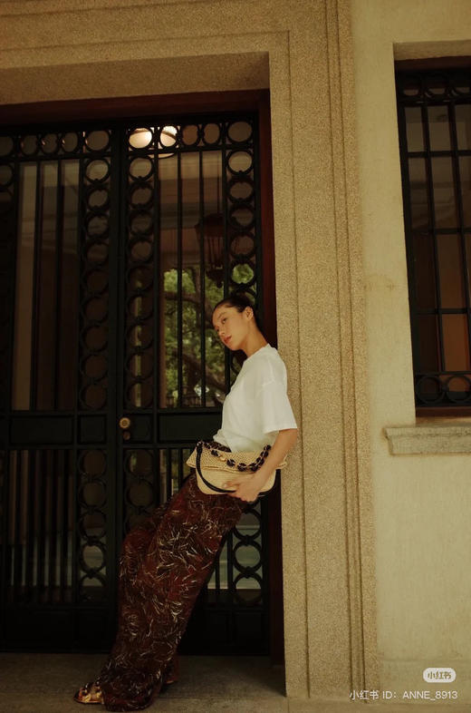 512-7 独家圆正 lew弹力贴身拼接式 不对称设计短袖Tee 我穿L 商品图2