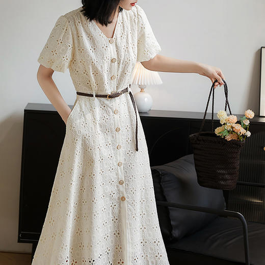 丁摩 精梳棉蕾丝镂空气质小白裙 高级感法式收腰连衣裙QO4051 商品图0