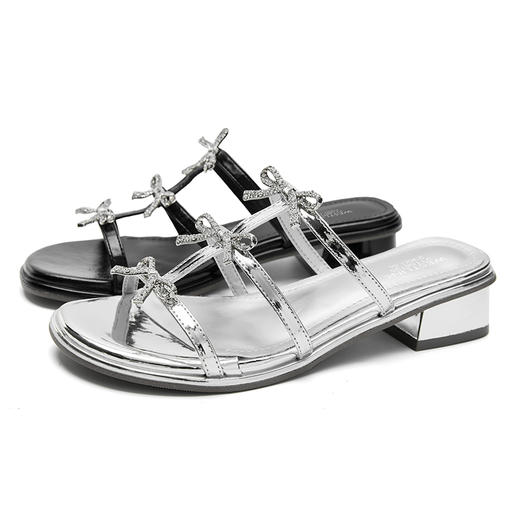 西遇外穿绝美凉拖鞋女夏新款法式水钻蝴蝶结银色中跟粗跟凉鞋V1156795 商品图4